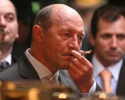 Profesoara Lia Pop consideră că foştii dascăli ai lui Băsescu "puteau face mai mult" pentru elevul care fuma în WC-ul şcolii 